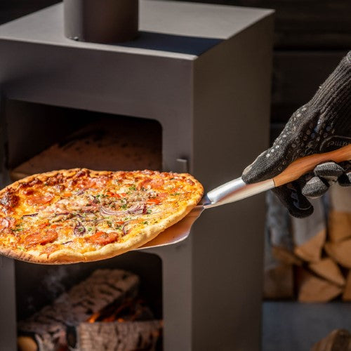 Premium stainless steel pizza peel from Smartfox NZ, 23x46x8 cm, perfect for transferring pizzas with an easy hang loop.