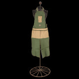 Stylish garden apron with split, featuring spacious compartments and adjustable straps for comfort and protection.