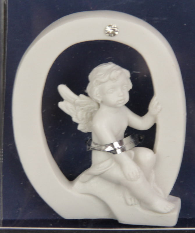 Whimsical 7cm cherub letter "Q" for charming home decor and personalized gifts, ideal for nurseries and kids' rooms.