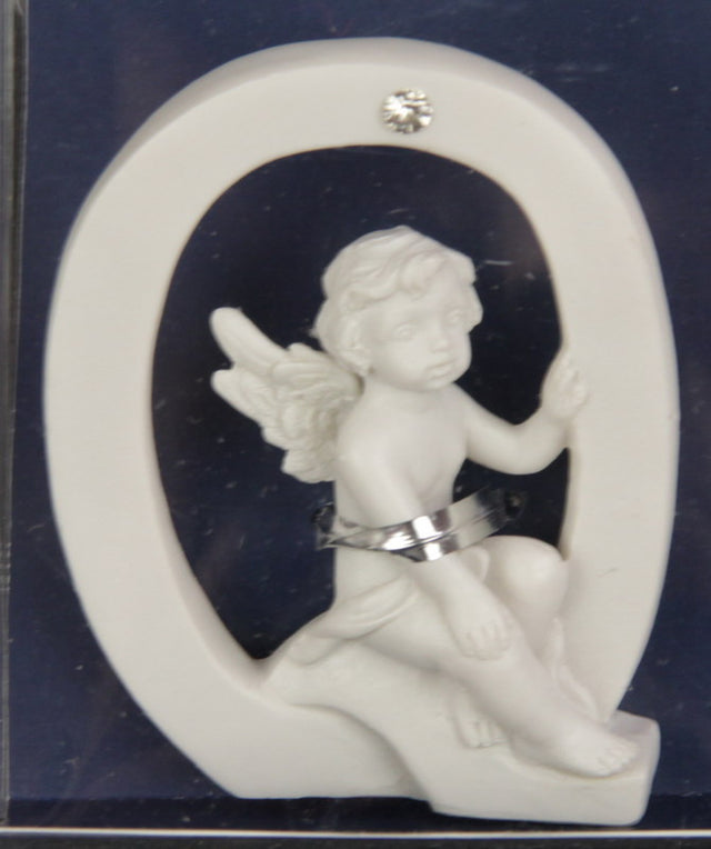 Whimsical 7cm cherub letter "Q" for charming home decor and personalized gifts, ideal for nurseries and kids' rooms.