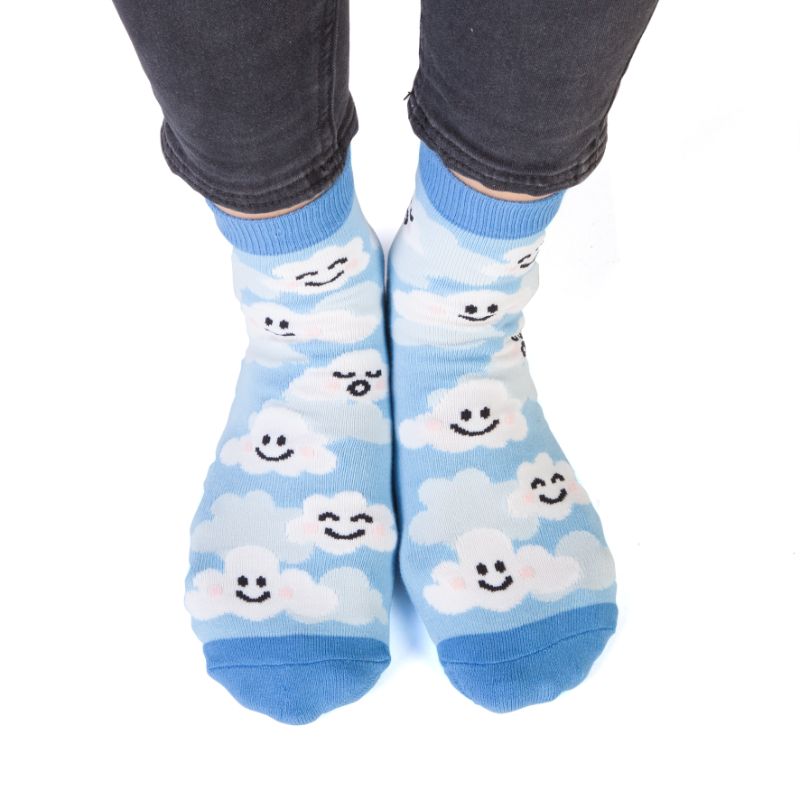 Cozy Speak Socks - Cloud Feet with cheerful cloud print and 'KEEP DREAMIN'' message, perfect for comfort and style.