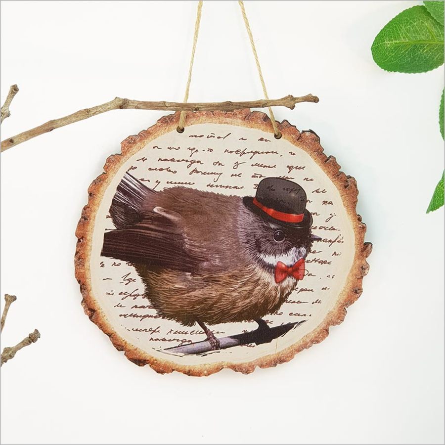 Rustic wood slice art featuring a vintage fantail design, crafted on durable 4mm veneer, ready to hang for instant decor.