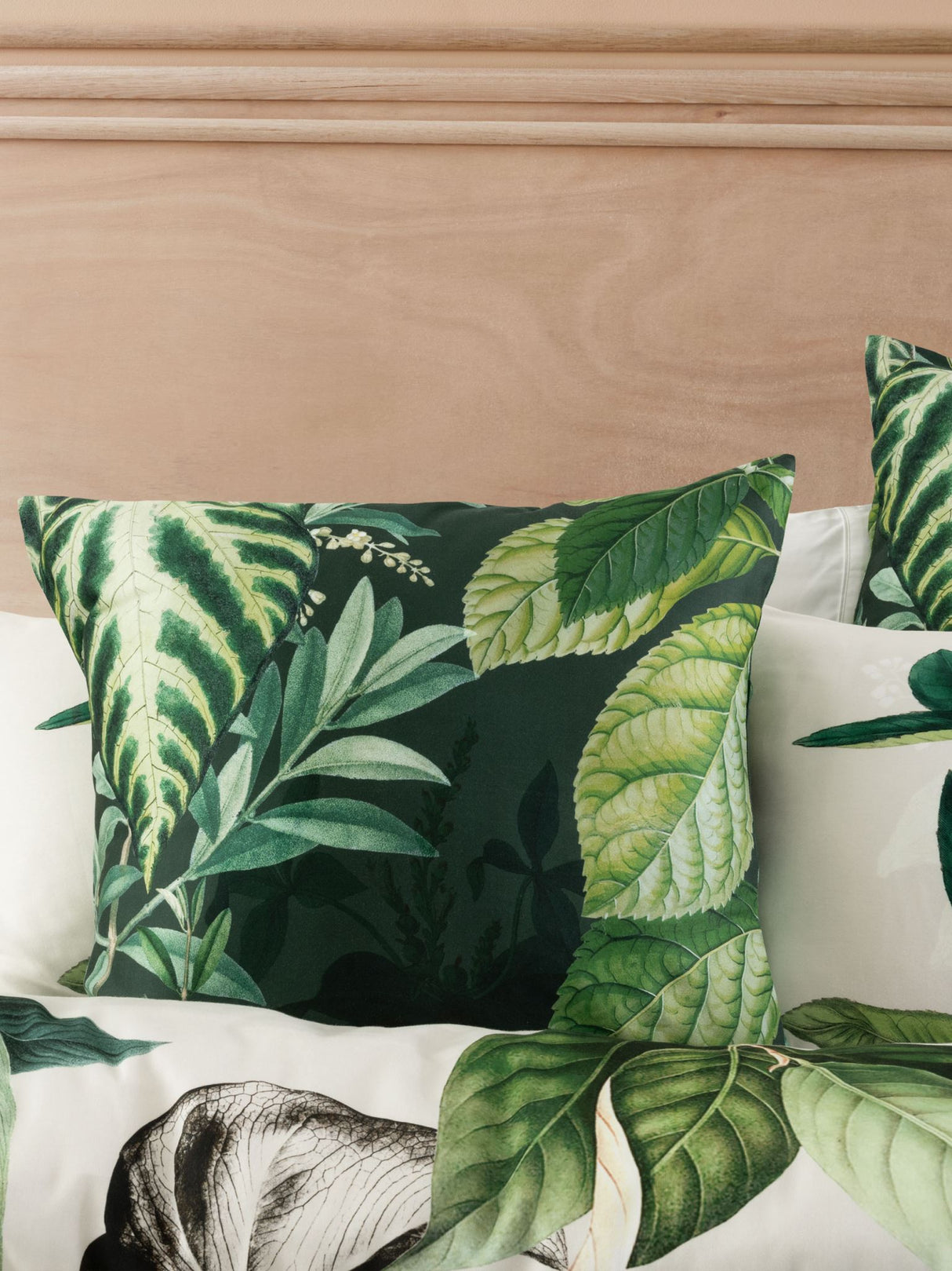 Australian Super King duvet cover set featuring elegant hand-drawn greenery on soft linen, crafted from premium cotton sateen.