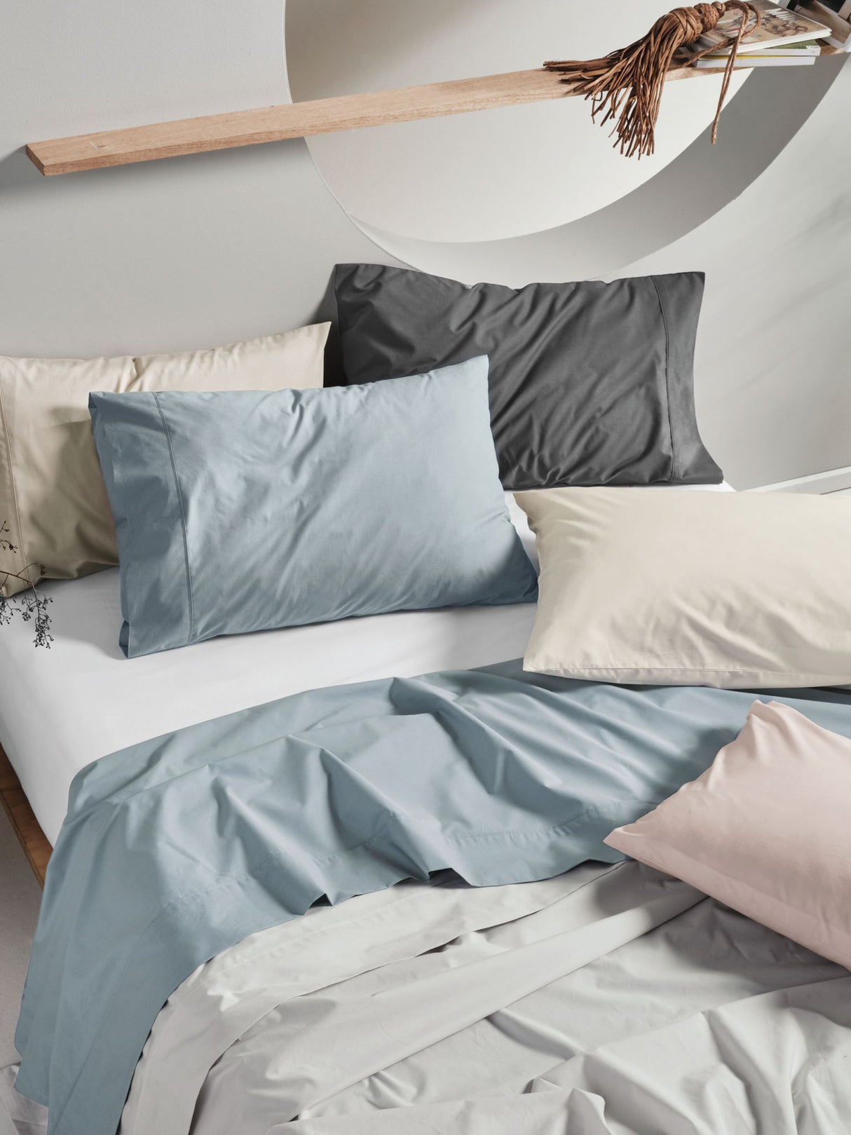 Queen Sheet Set by Savona in blue, featuring 300T cotton for comfort, includes flat and fitted sheets plus pillowcases.