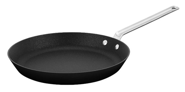 Modern Skillet by Scanpan Techniq (30CM) with non-stick surface, ergonomic handle, and eco-friendly design for versatile cooking.