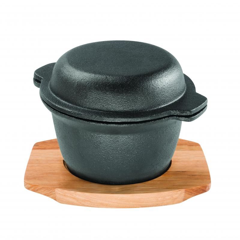 Pre-seasoned cast iron garlic pot with maple tray, designed for versatile cooking and elegant serving.