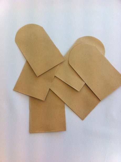 Small brown craft bags/envelopes, 12.5 x 7 cm, ideal for gifts, favors, and DIY projects; eco-friendly and stylish 6 pack.