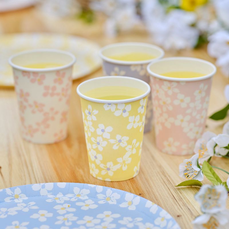 Pastel floral 'Hello Spring' paper cups, 9oz, perfect for festive occasions, eco-friendly and comes in a pack of 8.