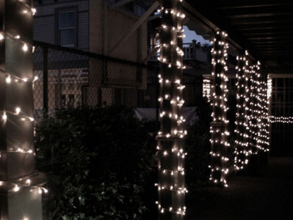 4M LED string lights with white cable and cool white glow, ideal for outdoor decoration and creating a magical atmosphere.