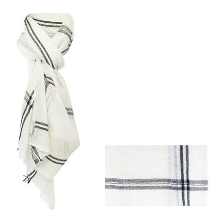 Luxurious white check scarf, 95 x 195 cm, lightweight wool blend with fringed edges, perfect for versatile styling.