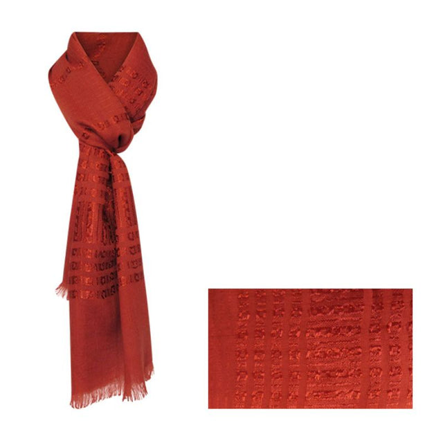 Chain Burnt Orange scarf, 180x70 cm, made from soft polyester with fringed edges, perfect for stylish summer layering.