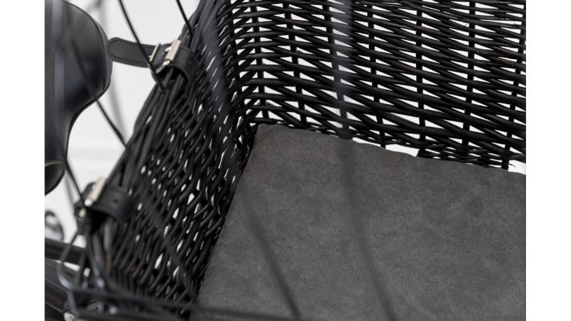 Bicycle basket with elegant lattice design, grey suede cushion, and durable wire mesh; fits racks 10.5-14.5 cm wide.