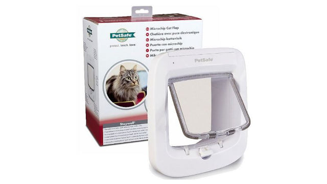 Microchip Cat Door allowing safe access for up to 40 microchipped cats, featuring a dual auto-latch and customizable locking system.