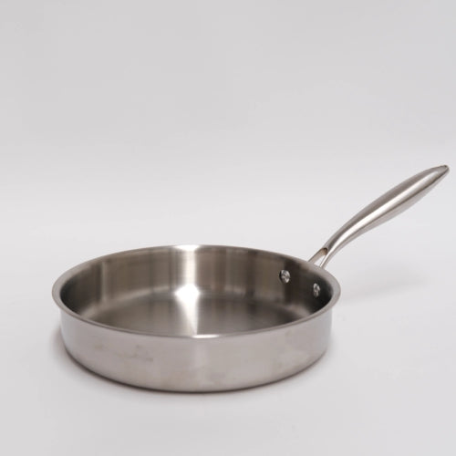 Stainless steel 28cm fry pan with riveted handle, ideal for versatile cooking and easy cleaning. Perfect for home and professional chefs.