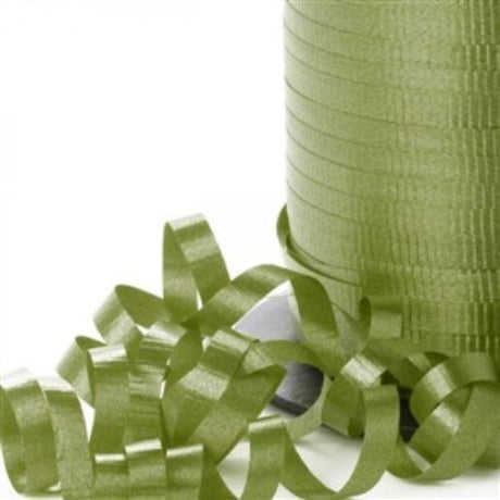 Moss green curling ribbon, 450m long and 5mm wide, perfect for elegant gift wrapping and craft projects.