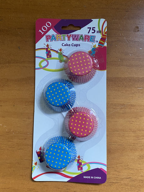 Cupcake case set in pink and blue, 75mm, 100pcs; perfect for stylish baking and easy cleanup. Ideal for all occasions.