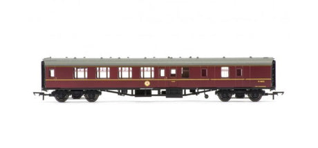 Hornby BR Mk1 second-class model coach in 1/76 scale, perfect for enhancing vintage railway layouts.