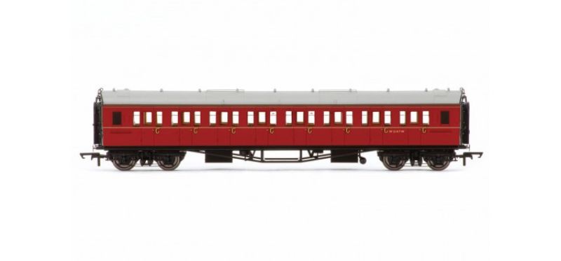 Hornby Collett CC Maroon 3rd Class model train, intricately detailed in 1:76 scale, perfect for collectors and railway enthusiasts.