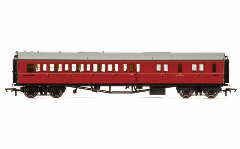 Hornby Collett CC Maroon Brake/3rd coach, 1/76 scale model enhancing vintage railway layouts with detailed craftsmanship.