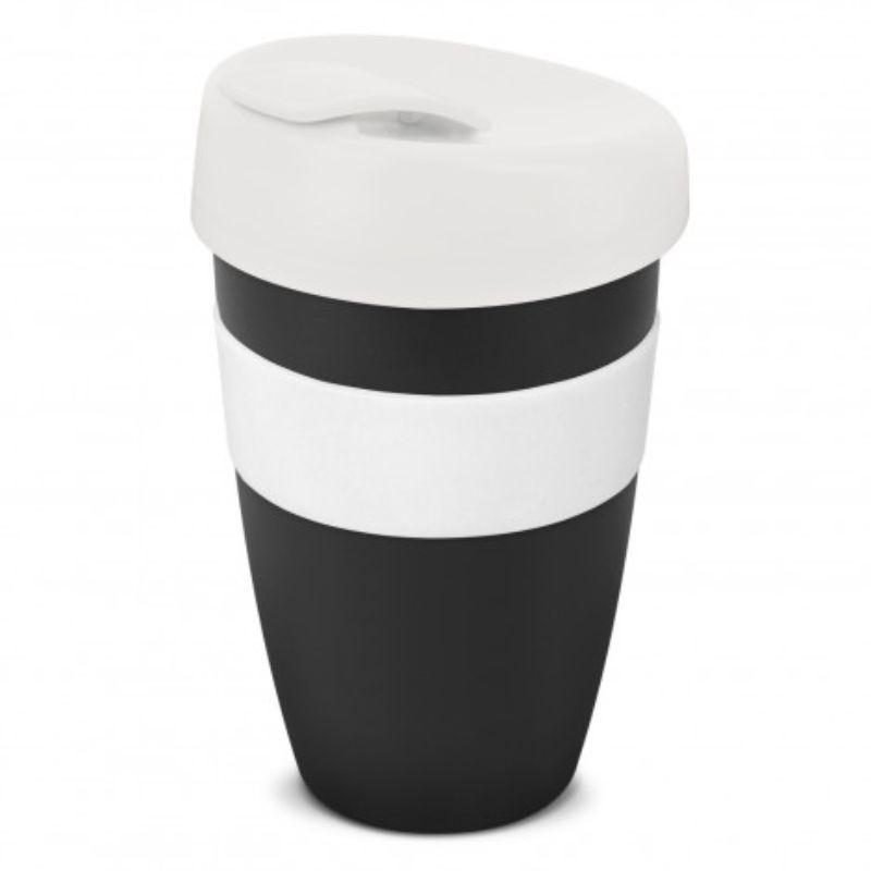 Set of 6 black and white 480ml reusable coffee cups with heat-resistant silicone bands and splashproof lids.