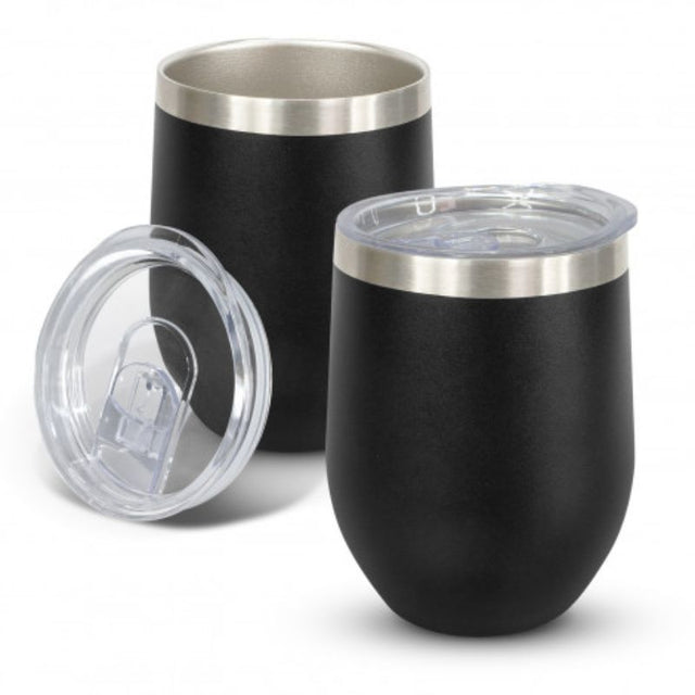 Set of 3 black vacuum cups with double-wall insulation, push-on lids, ideal for hot or cold drinks on the go.