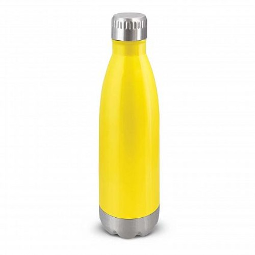 Vibrant yellow 700ml stainless steel drink bottle with a secure lid, perfect for stylish hydration on the go.