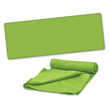Bright green active cooling sports towel set of 10, designed to lower body temperature effectively for athletes and outdoor enthusiasts.