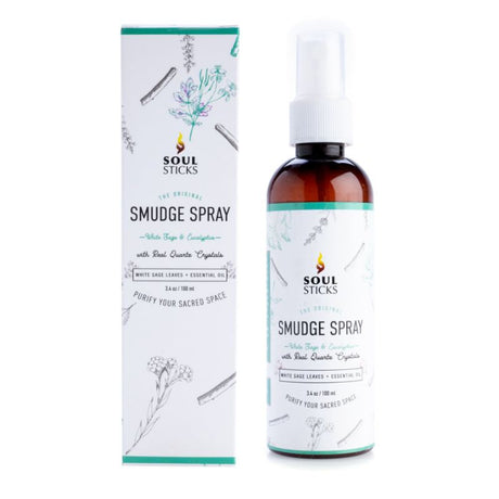 Smudge Spray with white sage and eucalyptus, infused with quartz crystals for a purifying and calming atmosphere.