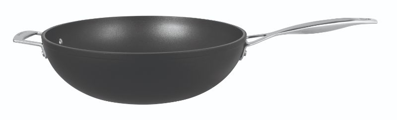 Durable 32cm Pyrolux Ignite wok in black with PFOA-free non-stick coating, ideal for stir-fries and easy cleaning.