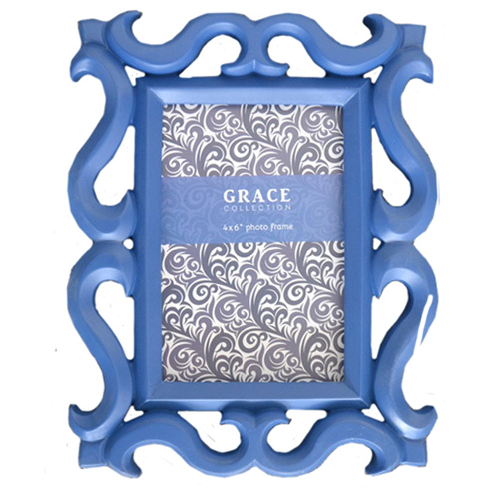 Elegant Baroque-style resin photo frame for 4x6 inch photos.