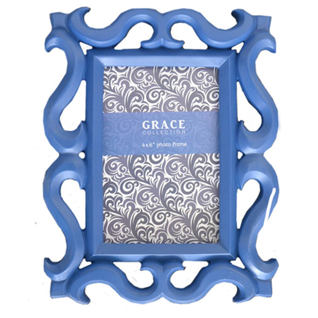 Elegant Baroque-style resin photo frame for 4x6 inch photos.