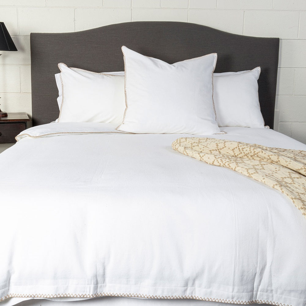 Super King Duvet Cover in Bryce, 265x210cm, crafted from soft cotton-linen blend with elegant blanket stitch detailing.