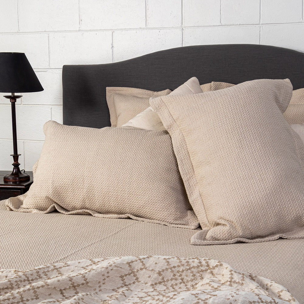 Killian King Duvet in Natural, luxurious 100% cotton cover, features stitched zigzag design, easy care, 245 x 210cm size.