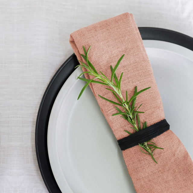 Soft Mellow Rose linen napkins set of 4, 50x50cm, perfect for elegant dining and sustainable table settings.