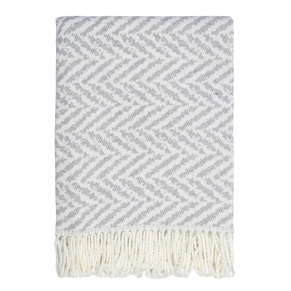 Luxurious Ruapehu Throw, 127x178cm, crafted from soft cotton and acrylic, evoking serene alpine landscapes.