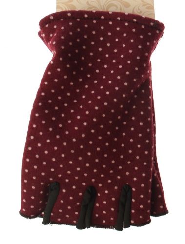 Fingerless gloves in wine spots pattern, crafted from 100% polyester for style, warmth, and finger mobility.