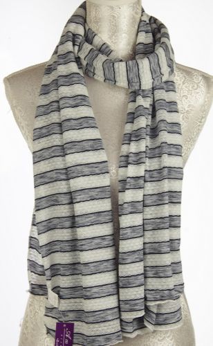 Knitted denim scarf with striped pattern, 80cm x 180cm, combining softness and durability for stylish warmth.