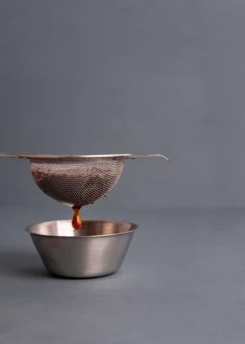 La Cafetiere Long Handled Tea Strainer w/Drip Bowl