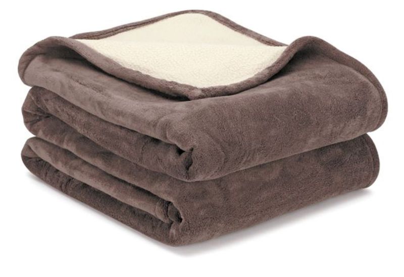 Luxurious Sherpa Coral Fleece Blanket in chocolate and cream, weighing 500gms, perfect for queen-sized beds.