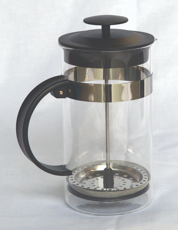 Elegant glass coffee plunger for 4-6 cups, featuring stainless steel mesh filter for rich, freshly brewed coffee.