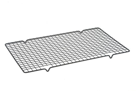 Sturdy 40cm non-stick rectangular cooling rack for perfect air circulation, ideal for cooling cookies, cakes, and delicate pastries.