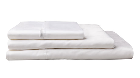 Luxurious white flat sheet made of 400 thread count Egyptian cotton sateen, perfect for Super King beds.