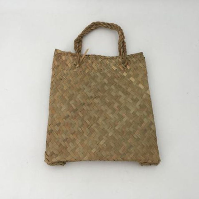 Eco-friendly set of 10 flax gift bags (20 x 20 cm) for stylish, sustainable gifting on any occasion.