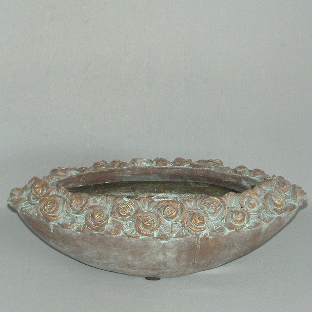 Oval V/Bronze bowl (37cm) ideal for serving snacks and salads, adding elegance to any table decor.