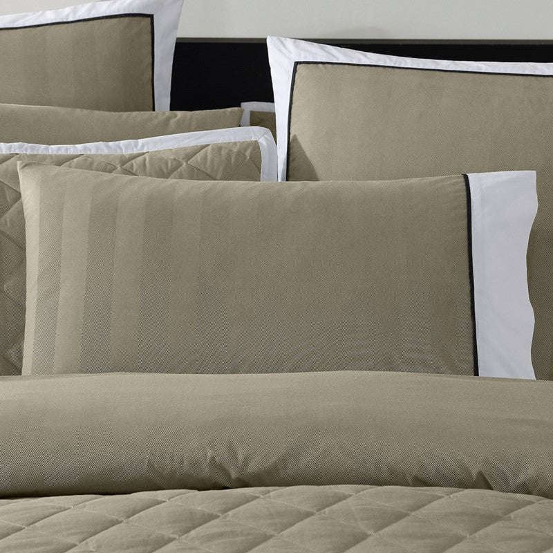 Single Bed Quilt / Duvet Cover Set - LOGAN & MASON ESSEX OLIVE