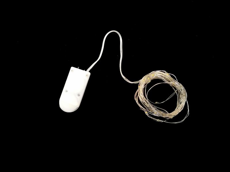 Cool silver 3m LED string lights, battery-operated for easy decoration indoors or outdoors, perfect for creating a cozy ambiance.