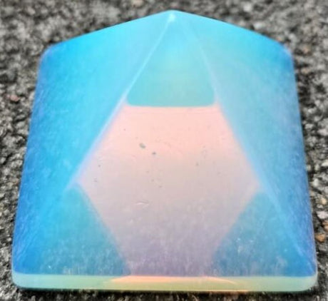 Opalite pyramid, 4cm, with an ethereal glow; ideal for crystal healing, meditation, and enhancing emotional balance.