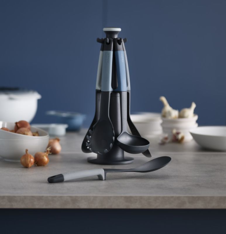 Joseph Joseph Elevate 6-piece Carousel Set in Sky, featuring ergonomic tools with weighted handles for mess-free cooking.