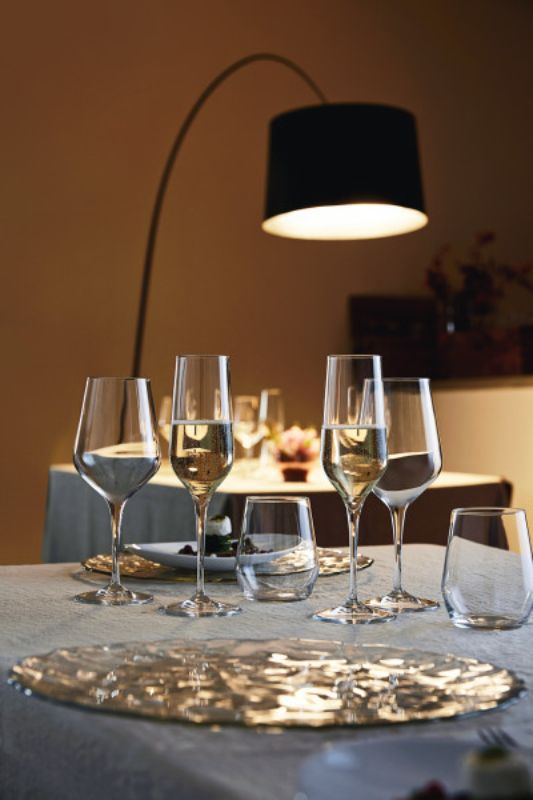 Elegant Bormioli Rocco Electra champagne flutes, 230ml, set of 6, showcasing refined design and crystal clarity for special occasions.