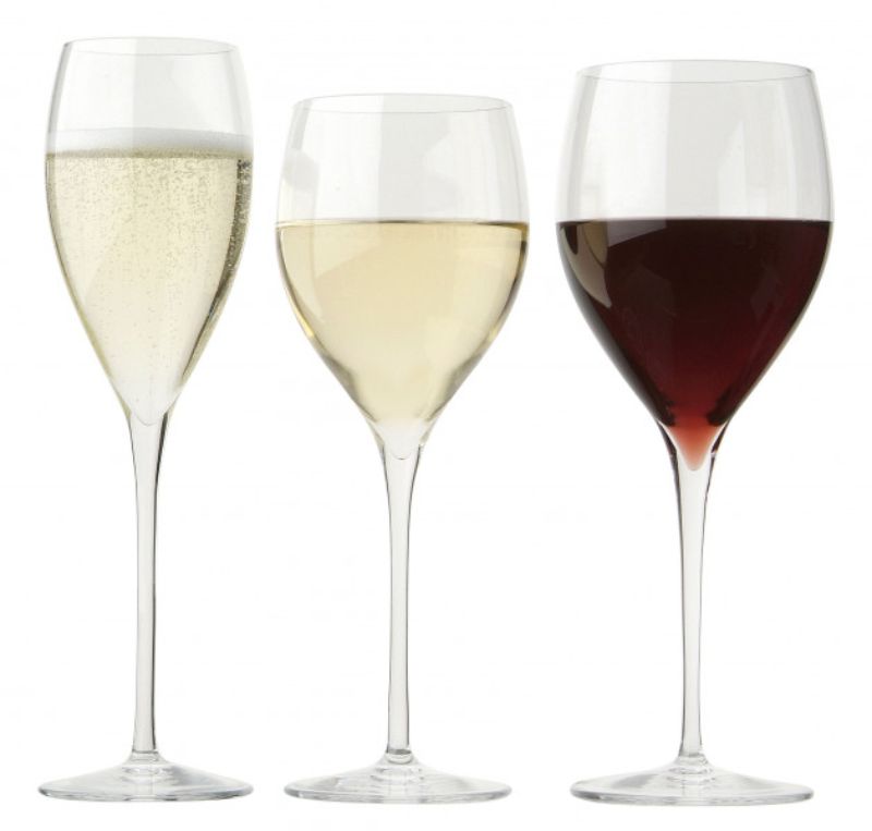 Elegant set of 4 Luigi Bormioli Magnifico champagne flutes, crafted from durable SON.hyx glass with a timeless design.